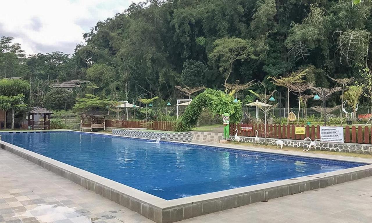 Reddoorz Near Wisata Paribendo Lawang Hotel Екстериор снимка