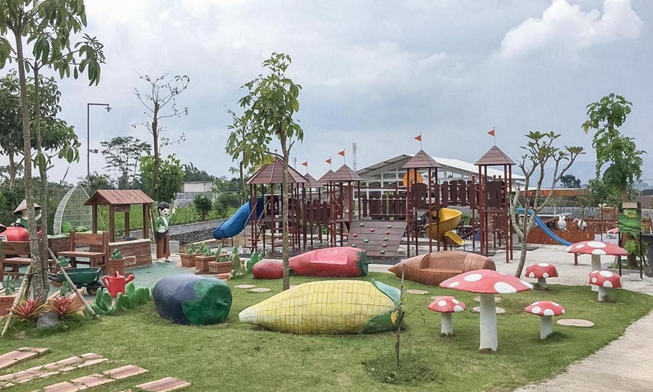 Reddoorz Near Wisata Paribendo Lawang Hotel Екстериор снимка